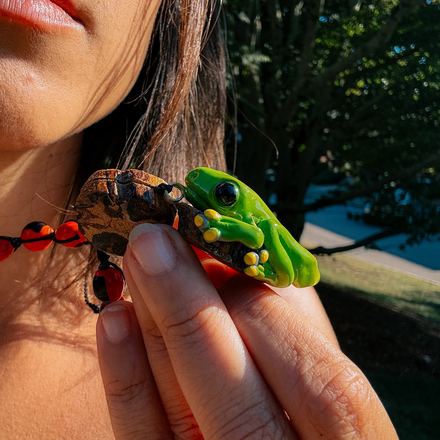 Amazonian Vine Necklace – Green Tree Frog
